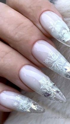 Nail Art Noel, Elegant Nail Art, White Glitter Nails, Glamorous Nails, Nail Art Tutorial, Holiday Nails, Ombre Nails