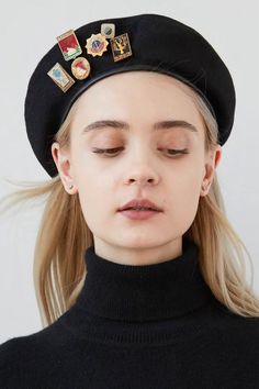 SASHA Black/khaki wool beret with badges and eco leather edge | Etsy Outfits With Berets, Beret Aesthetic, Headshot Reference, Preppy Hat, Military Beret, Louise Ebel, Beret Fashion, Cl Fashion