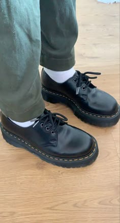 Dr Shoes, Shoe Inspo, Aesthetic Shoes, Swag Shoes, Streetwear Men Outfits, Jewelry Outfit, Pretty Shoes, Dream Shoes, Doc Martens