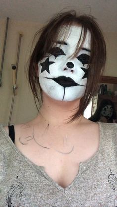 Face Paint Ideas Full Face, Jester Makeup The Garden, The Garden Makeup Jester, Black And White Jester Makeup, Jester Face Paint, Clown Makeup Black And White, Jester Reference, Black And White Clown Makeup, Gothic Clown Makeup