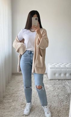 Outfits Con Jeans, Casual Chic Outfits, What To Wear Fall, Gaun Fashion, Fashion Vibes, Trendy Outfits Winter, Day Outfits, Lazy Day Outfits