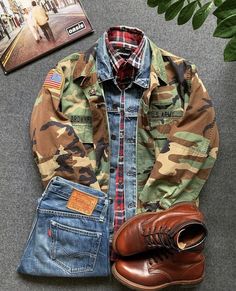 Military Jacket Outfit Men, Military Jacket Outfit, Jacket Outfit Men, Old Man Fashion, Camouflage Outfits, Camo Fashion, Mens Fashion Rugged, Hipster Mens Fashion