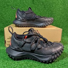 New In Box (No Lid) Nike Acg Mountain Fly Low Black Anthracite Hiking Shoes Style: Da5424 001 Size: Womens Us 5.5/ Youth Us 4/Uk 3/Eur 36 (Please Note That The Shoe Tag Will Shoe The Size Based On The Youth Size) Nike Acg Shoes, Mens Boots Fashion, Shoe Tags, The Youth, Nike Acg, Hiking Shoes, Boots Men, Air Jordan Sneaker, All Black Sneakers