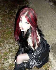 Red Hair Alt Girl, Red And Black Hair Color, Hair Inspiration Short, Red Highlights