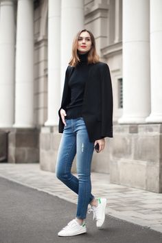 Black Blazer With Jeans, Winter Date Outfits, Pijamas Women, Preppy Fall Outfits, Black Jeans Outfit, Date Outfit Casual, Preppy Fall, Jeans Outfit Casual, Blazer Jeans