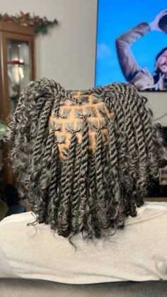 @itssaintlaurennn Foc Locs Hairstyles Short, Braids On Scalp, Invincible Locs, Passion Twists Short, Boho Locs, Short Locs Hairstyles