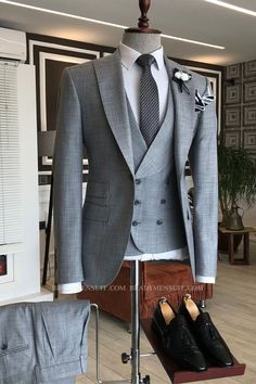 Business Suits For Men, Grey Suit Men, Men's Business Suits, Suits Men Business, Mens Business, Classy Suits, Business Suits, Dress Suits For Men, Designer Suits For Men