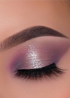 Soft Glam Makeup Looks To Try This Season, Eyeshadow makeup Ideas Soft Purple Makeup, Glam Eye Makeup Looks, Soft Glam Eye Makeup, Glam Eye Makeup, Eye Makeup Looks