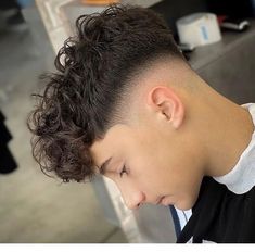 Hair Types Men, Mid Fade Haircut, Fade Haircut Styles, Best Fade Haircuts, Mens Haircuts Short Hair