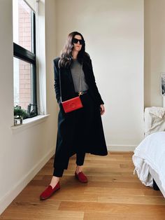 Create Instantly Chic Outfits with this Easy Styling Trick - kelseyybarnes Interesting Outfits, Statement Coat, Neutral Outfit, Neutral Fashion, Pop Of Color, Classic Outfits, Shades Of Red, Winter Style