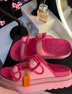 Pretty Sandals, Dr Shoes, Trendy Shoes Sneakers, Pretty Shoes Sneakers, Shoes Heels Classy, Shoes Outfit Fashion, Girly Shoes