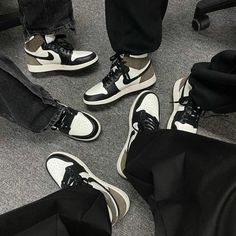 Black Lifestyle, Black Men Street Fashion, Men Street Fashion, My Kind Of Love, Hype Shoes, Shoe Inspo, Sneakers Outfit, Vans Old Skool Sneaker, Back To Black