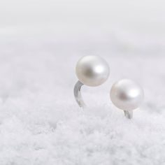 Winter rings #HonoraPearls #PearlsJewelry #rings #pearljewelry #PearlsThatGoWith #Snow Winter Rings, Snow Christmas, Stud Earrings, Christmas