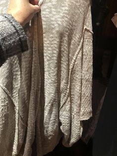 Free People short kimono sweater Flowing beige/ gray light knit Size S is huge 64 in wide. Dropped shoulders  One size fits all Please check out our thousands of great reviews!!! Oversized Beige Casual Kimono, Oversized Long Beige Kimono, Oversized Soft Knit Beige Cardigan, Oversized Beige Bohemian Cardigan, Oversized Bohemian V-neck Outerwear, Beige Kimono, Kimono Sweater, Light Knit, Short Kimono