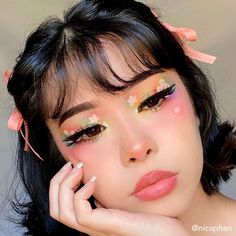 Bright Colored Makeup Looks, Easy Spring Makeup Looks, Cute Face Makeup Art, Cool Makeup Inspiration, Fantasy Make Up Looks, Cute Makeup Looks Picture, Easter Makeup Looks Pastel Colors, Cute Festival Makeup, Spring Themed Makeup