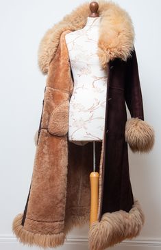 Winter Scandinavian Fashion, Fur Jacket Aesthetic, 70s Fur Coat, 70s Winter Fashion, Coat Aesthetic, New York Winter Fashion, Fur Jacket Outfit, Afghan Coat, 90s Y2k Fashion