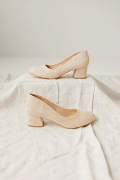 Keep it classy with the 'Milan' Block Heel Pumps! These block heels are comfortable and easy to walk in which makes them the perfect option for your next event or photoshoot. Take your outfits to new heights with these chic pumps! 1.75" Heel Height Business Casual Shoes Women Comfortable, Elegant Tan Heels, Church Shoes Women, Short Block Heels, Classy Church Outfits, Aesthetic Attire, Mission Fits, Curvy Winter Outfits, Church Shoes