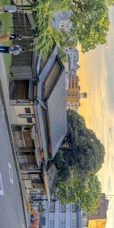 an image of the side of a building that looks like it's from above