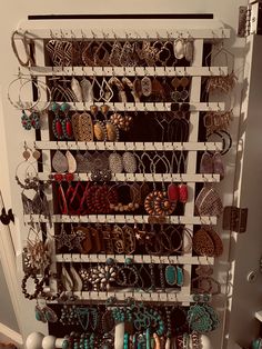 Western Earring Holder, Western Jewelry Organizer, Diy Western Jewelry Holder, Western Earrings Fashion, Western Jewelry Holder, Western Jewelry Necklace, Farm Jewelry, Western Room, Western Fashion Jewelry