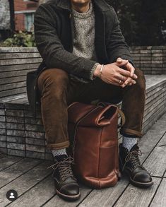 Rugged Professional Style Men, Rugged Dressy Men, Falls Mens Outfits, Mens Ll Bean Outfits, Rugged Refined Mens Style, Hiker Aesthetic Outfit Men, Outdoorsy Man Style, Outdoors Style Men, Woodsy Mens Fashion