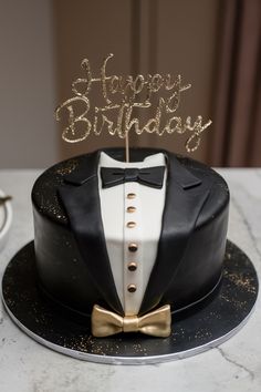 Sophisticated Tuxedo Birthday Cake Ideas for Men Birthday Cake Ideas For Men, Cake Ideas For Men, 007 Party, Birthday Cake Aesthetic, 50th Birthday Men, Unique Cakes Designs