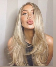 Hair Dues, Cute Hair Colors, Hair Due, Blonde Hair Inspiration, Balayage Hair Blonde, Long Blonde, Hair Blonde, Sleek Hairstyles, Long Blonde Hair