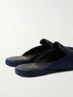 Rubinacci's 'Comfort' slippers are so named for good reason. They've been handcrafted in Italy from plush suede selected for its soft, luxurious feel. The rubber soles provide comfort and grip. Luxury Slippers, Slippers For Men, Suede Slippers, Luxury Sneakers, Driving Shoes, Fine Jewelry Designers, Slides Shoes, Classic Sneakers, Derby Shoes