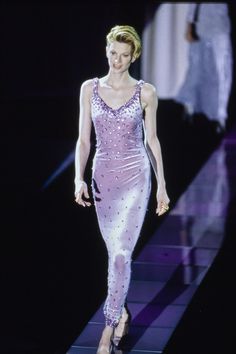 Purple Runway, Versace 1993 Runway, Vintage Versace 2003 Ready To Wear Collection, Versace 1992 Spring, Versace 2002 Runway, 90s Fashion Show, Vintage Versace Dress Purple 2003, Kristen Mcmenamy, Versace Pink