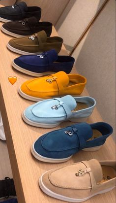 Shoes Heels Classy, Classy Shoes, Heels Classy, Aesthetic Shoes, Elegant Shoes, Loro Piana, Sneakers Men Fashion, Dream Shoes, Looks Style