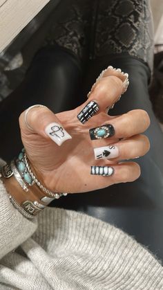 Western Nails Fall, Wrangler Nails, Koe Wetzel Nail Ideas, Jason Aldean Concert Nails, Classy Western Nails, Fall Western Nails Acrylic, Western Punchy Nails Designs, Western Nail Art Country