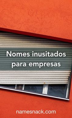 a sign on the side of a building that says nomes insulatedos para empresas