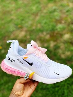 White Nike Shoes, Basket Style, Pretty Shoes Sneakers, Nike Shoe