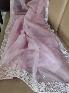 Orgenza Saari Work, Apartment Flip, Pearl Work Embroidery, Organza Choli, Light Pink Saree, Saree Simple, Pink Color Saree, Dress Wishlist, Bride Things