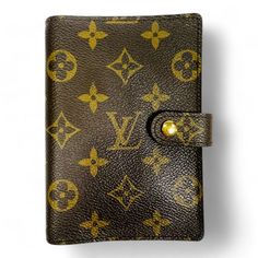 The Louis Vuitton Monogram motif first appeared in 1896. Designed by Louis Vuitton's son, Georges Vuitton, it features the initials "L" and "V" combined with a flower motif. Over the course of approximately 120 years, it has become one of the most recognizable motifs in the world. Color:  Brown Material:  PVC Size: Height: 14.5cm (5.7 in) Width: 10.5cm (4.1 in) Depth: 2cm (0.8 in) Serial number:  CA0938 Accessories: None Condition:  Good Exterior 8/10 Interior 8/10 - 3 card slots - 2 open pockets - There is peeling on the inside of one of the open pockets (see the image). - Made in Spain Flower Motif, A Flower, Purses And Handbags, Louis Vuitton Monogram, Card Slots, Initials, Accessory Gift, Gift Card, Louis Vuitton