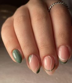 Biab Nail Art Almond, Simple Nail Art Summer Nails, Hybrid Gel Nails Ideas, Simple Nail Designs Green, Europe Trip Nails, Nails Minimalist Design, Nails Green Design, Sage Green Almond Nails, Green Nails Art