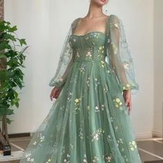 Nighttime Outfits, Long Sleeve Homecoming Dress, Formal Wear Women, Green Gown, Evening Dresses Cocktail, Women Formals, Formal Outfit, Sweetheart Neck, Party Dresses For Women