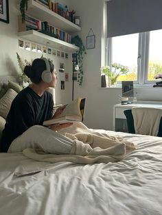 Laying In Bed, Dream Vision Board, Life Routines, Girly Room, Cozy Aesthetic, Healthy Lifestyle Inspiration, Room Makeover Bedroom