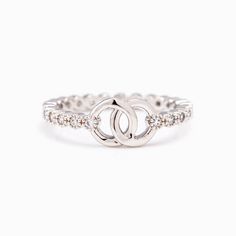 Interlocking ring with two circular designs, symbolizing grandmother-granddaughter bond, crafted from S925 sterling silver Daughter Rings, Grandmother And Granddaughter, Circular Designs, To My Granddaughter, Interlocking Ring, Love For Her, Granddaughter Gift, Card Gift, Forever Love