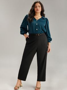 Shop Plain Pocket Buckle Detail Elastic Waist Pants at BloomChic. Plus Size Clothing & Plus Size Pants. BloomChic is a digital-first fashion and lifestyle destination for modern women sizes 10-30. Plus Size Short, Plus Size Conference Outfit, Plus Size Business Attire Professional, Curvy Office Outfit Business Casual, Business Casual For Plus Size Women, Plus Work Outfit, Curvy Professional Work Outfits, Plus Size Office Outfits Business Casual, Business Casual Outfits For Plus Size Women