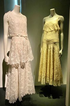 Gabrielle Chanel: Fashion Manifesto Exhibit - Landen Kerr Chanel Vintage Dress, Coco Chanel Dresses, Dress Images