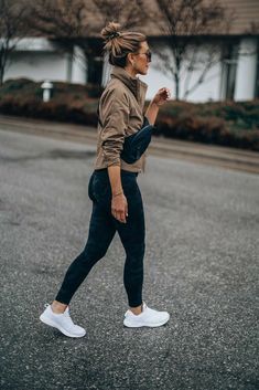 Modest Workout Clothes, Estilo Fitness, Style Fitness, Cute Workout Outfits, Legging Outfits, Workout Routines, Athleisure Fashion