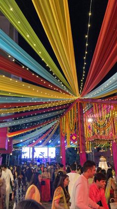 India Festival Aesthetic, Garba Night Story Ideas, Garba Snapchat, Navratri Vibes Aesthetic, Dandiya Night Snap, Dandiya Snap, Garba Snapchat Story, Dandiya Night Aesthetic, Navratri Instagram Story Ideas