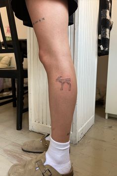 women's tattoo inspo ideas Leg Tattoos Placement, Small Leg Tattoo Placement, Tattoo Placement Ideas Leg, Leg Placement Tattoo, Leg Tattoo Placement Ideas, Tattoo Leg Placement, Tiny Leg Tattoos, Inner Leg Tattoo, Feminine Leg Tattoos