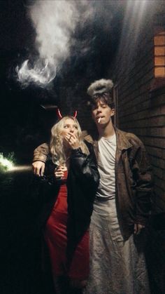 Halloween outfit check #couplehalloweencostumes #coupleshalloweencostumeideas #partyaestheticoutfits #masquerade #angelcore #demon #halloween #partyoutfit #indie Devil Costume Couple, Devil Costume Aesthetic, Diy Couple Halloween Costumes, Costume Duo, Messy Party, Angel And Devil Costume