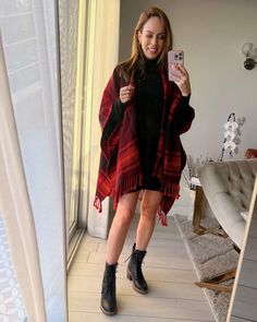 Sydne Style shows how to style a poncho Style A Poncho, How To Style A Poncho