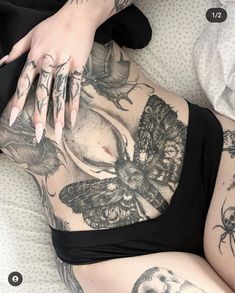 Tummy Tattoo, Creepy Tattoos, Geniale Tattoos, Dream Tattoos, Black Ink Tattoos, Dope Tattoos, Little Tattoos