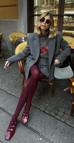 Quais as cores tendência para o outono inverno 2024 32 Autumn Outfits With Tights, Work Outfits With Tights, Professional Halloween Work Outfit, Autumn Tights Outfit, Maroon Stockings Outfit, Ballerina Heels Outfit, High Fashion Work Outfit, Burgundy Trend 2024, Wool Tights Outfit