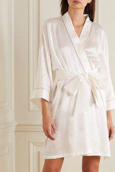 Olivia Von Halle, Silk Robe, Luxury Women Fashion, Bridal Robes, Designer Lingerie, Satin Slip, Top Designer Brands, Wide Sleeves, Halle