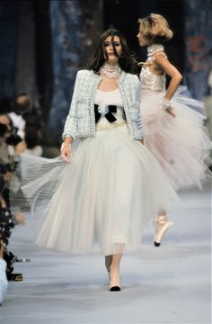 Coco Chanel Fashion, Chanel Fashion Show, Runway Outfits