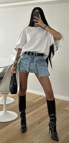 Mini Skirt And Tshirt Outfits, Summer Denim Outfits, Rihanna Fashion, Looks Country, Summer Street, Stiletto Boots, Online Clothing Store, 2022 Fashion, Festival Looks